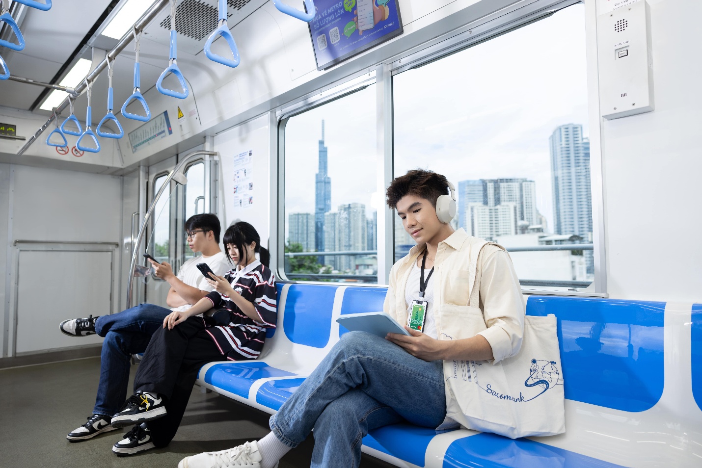 “Một chạm là gần” - Hành trình tân sinh viên “mở khóa” bản đồ TP.HCM- Ảnh 5. “Một chạm là gần” - Hành trình tân keo nha cai com truc tiep bong da viên “mở khóa” bản đồ TP.HCM- Ảnh 5.