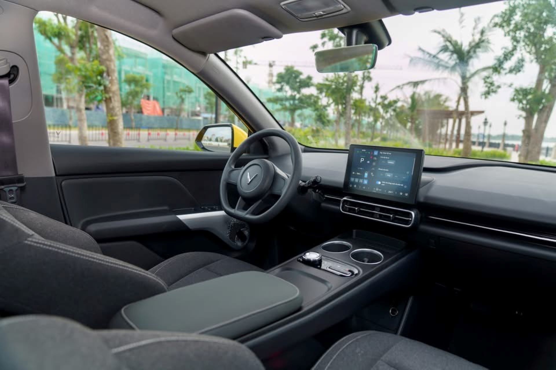 Tài xế xe điện: "Lợi đơn lợi kép" khi chạy dịch vụ bằng Limo Green - Ảnh 1.