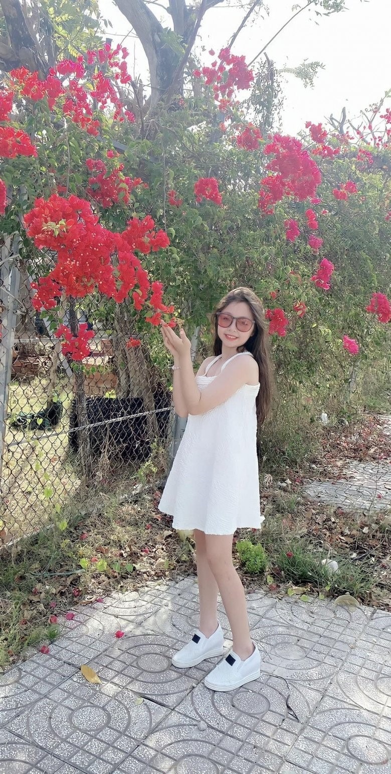 Con gái Elly Trần: Từng là "em bé hot nhất MXH" nay là thiếu nữ xinh đẹp vượt cả mẹ- Ảnh 9.