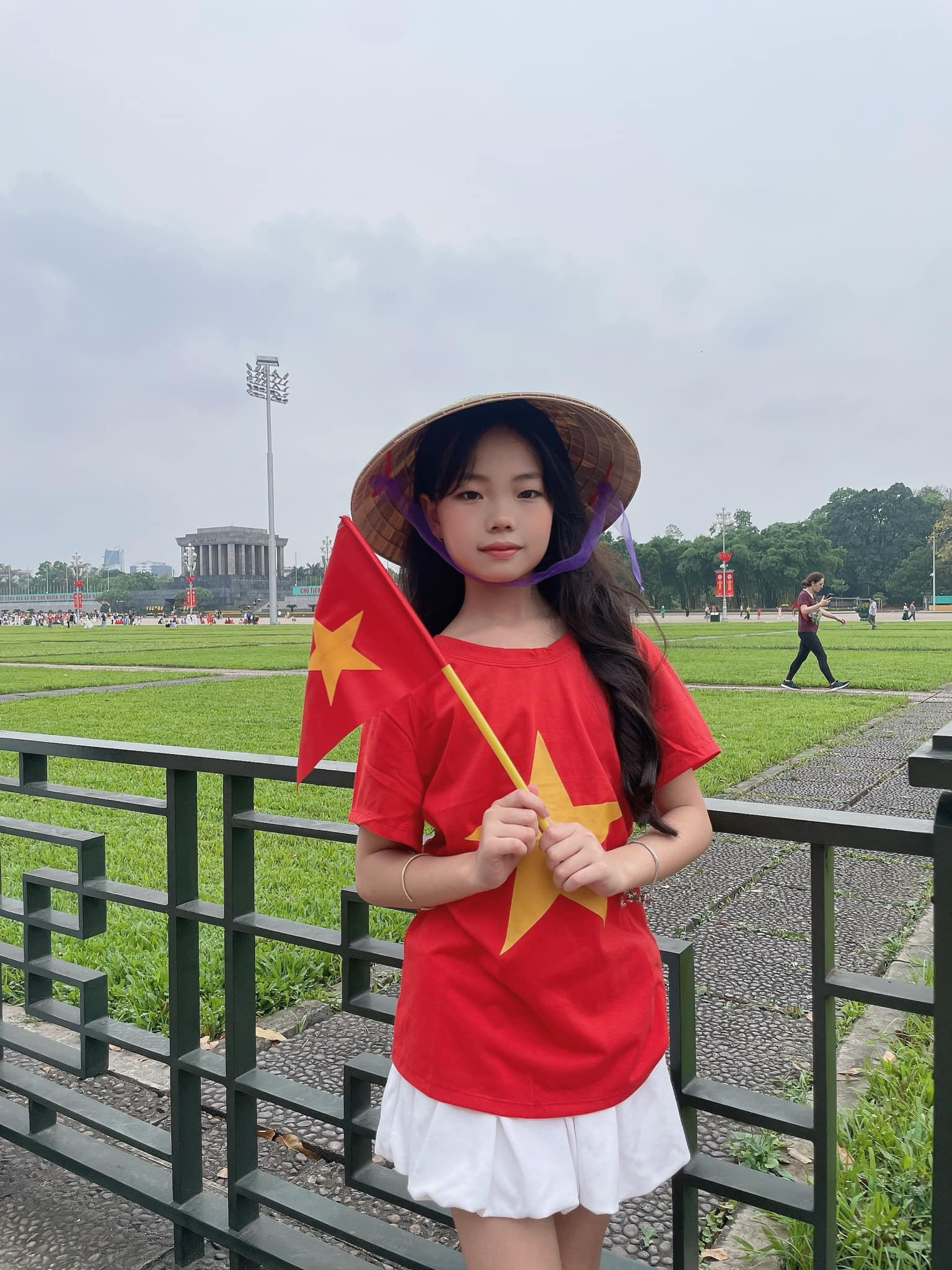 Sân khấu A80 và hành trình 3 năm thay đổi của Tường Vy - cô bé 11 tuổi từng rụt rè, ít nói nay tự tin tỏa sáng trước hàng chục nghìn người- Ảnh 16.