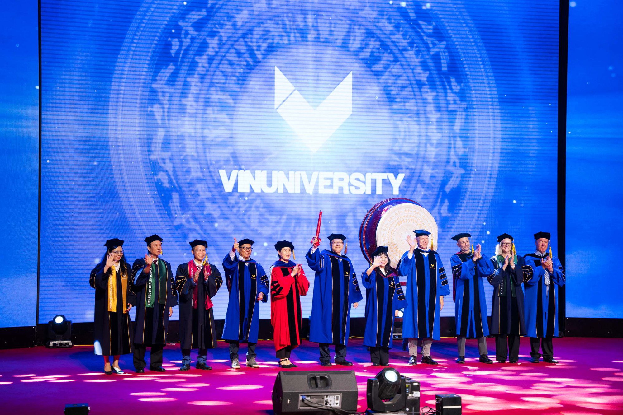 VinUni khai giảng khóa 6, ra mắt tân hiệu trưởng và dàn lãnh đạo tinh hoa- Ảnh 3.