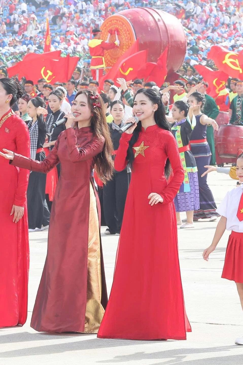 Hòa truc tiep bong da c1 và Phương Mỹ Chi: Ai đỉnh hơn?- Ảnh 7.