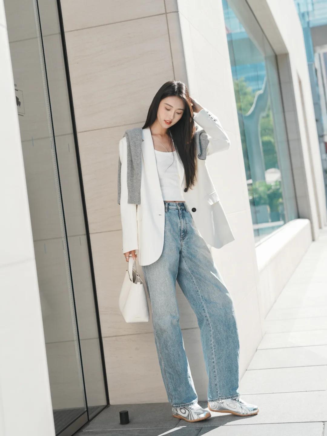 Blazer + quần jeans: Công thức phối đồ giúp phụ nữ 30+ vừa trẻ trung vừa sang trọng- Ảnh 4.