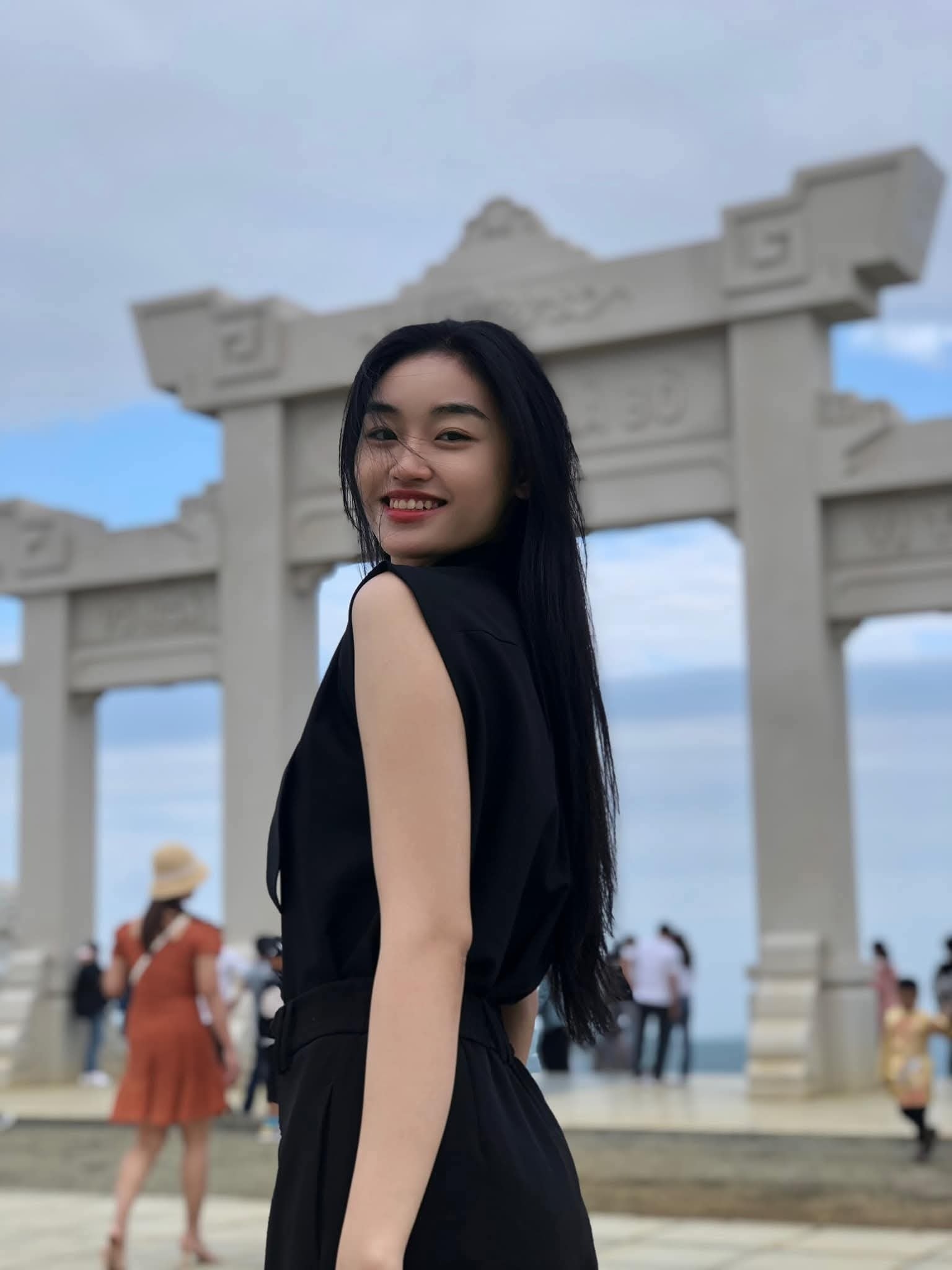 Tân hoa hậu Nguyễn Thị Yến Nhi: Bố là thợ hồ, mẹ bán vé số 20 năm, không dám mơ con gái thi nhan sắc để đổi đời- Ảnh 5.