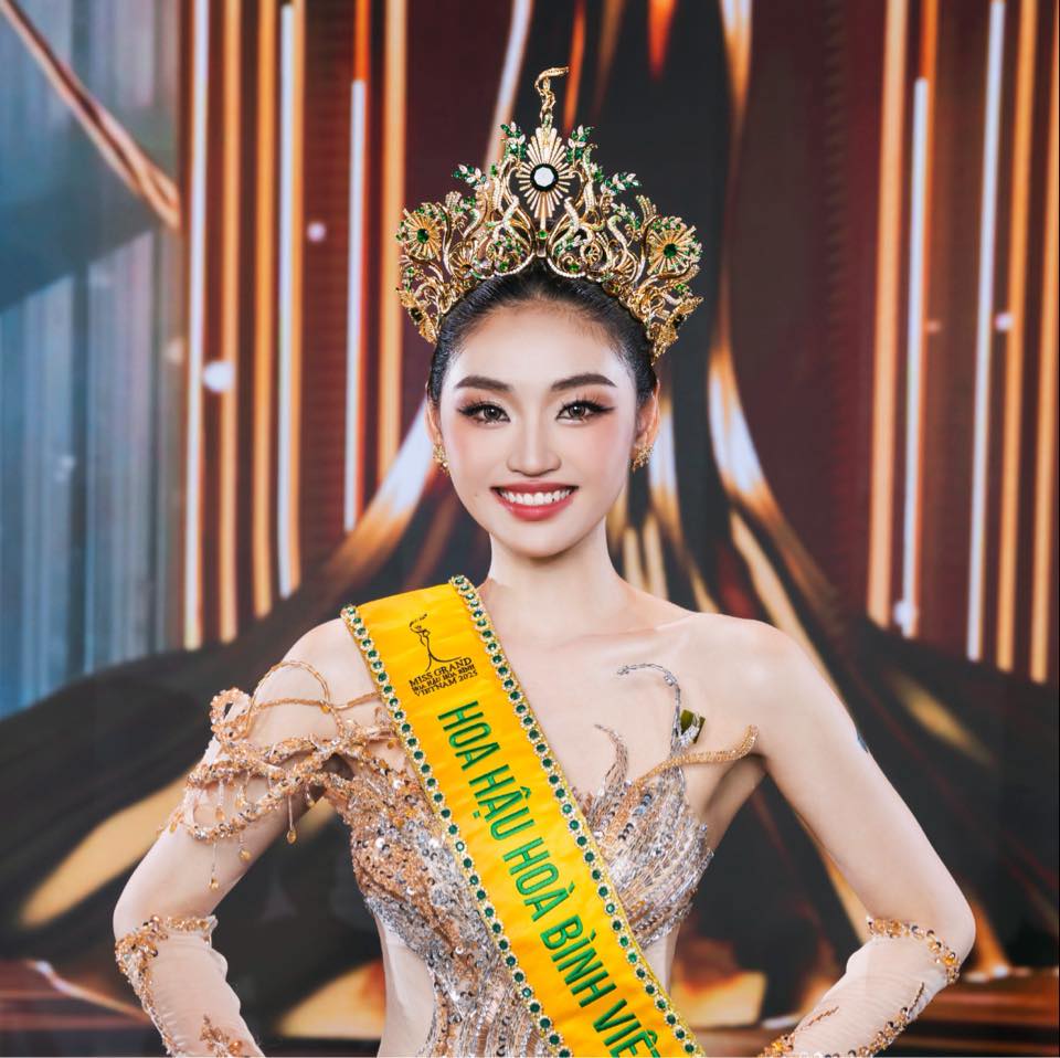 Tân hoa hậu Nguyễn Thị Yến Nhi: Bố là thợ hồ, mẹ bán vé số 20 năm, không dám mơ con gái thi nhan sắc để đổi đời- Ảnh 1.