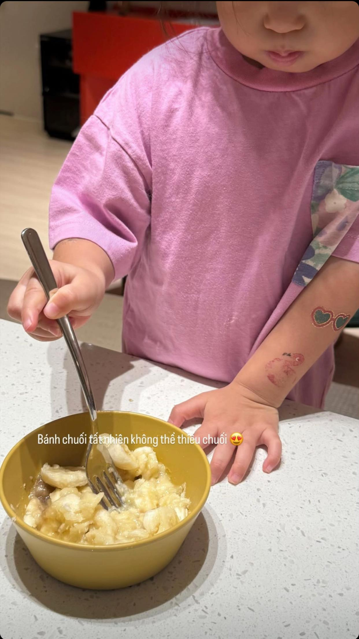 Pam Y&ecirc;u Ơi trổ t&agrave;i k&eacute;o đ&agrave;n Violin: Mẹ Salim v&iacute; như 