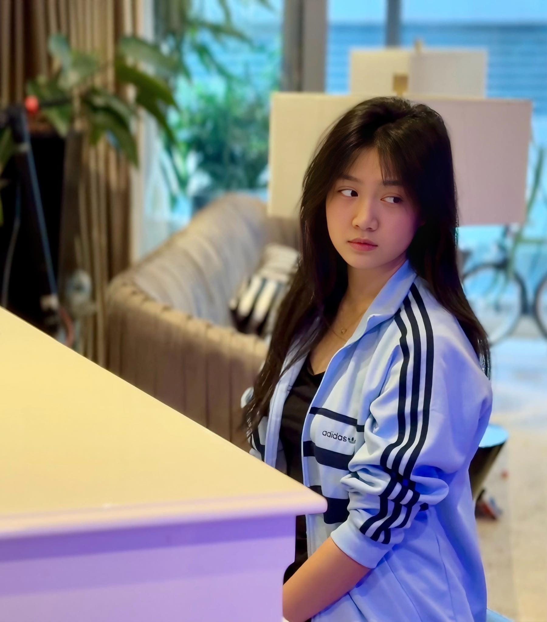 Vợ chồng Mạnh Trường khoe con gái ở tuổi 16, xinh xắn thế nào mà được gọi là hoa hậu tương lai?- Ảnh 5. Vợ chồng Mạnh Trường khoe con gái ở tuổi 16, xinh xắn thế nào mà được gọi là hoa hậu tương lai?- Ảnh 5.