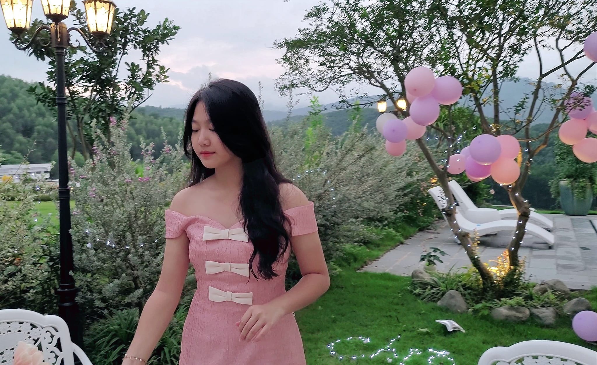 Vợ chồng Mạnh Trường khoe con gái ở tuổi 16, xinh xắn thế nào mà được gọi là hoa hậu tương lai?- Ảnh 6. Vợ chồng Mạnh Trường khoe con gái ở tuổi 16, xinh xắn thế nào mà được gọi là hoa hậu tương lai?- Ảnh 6.