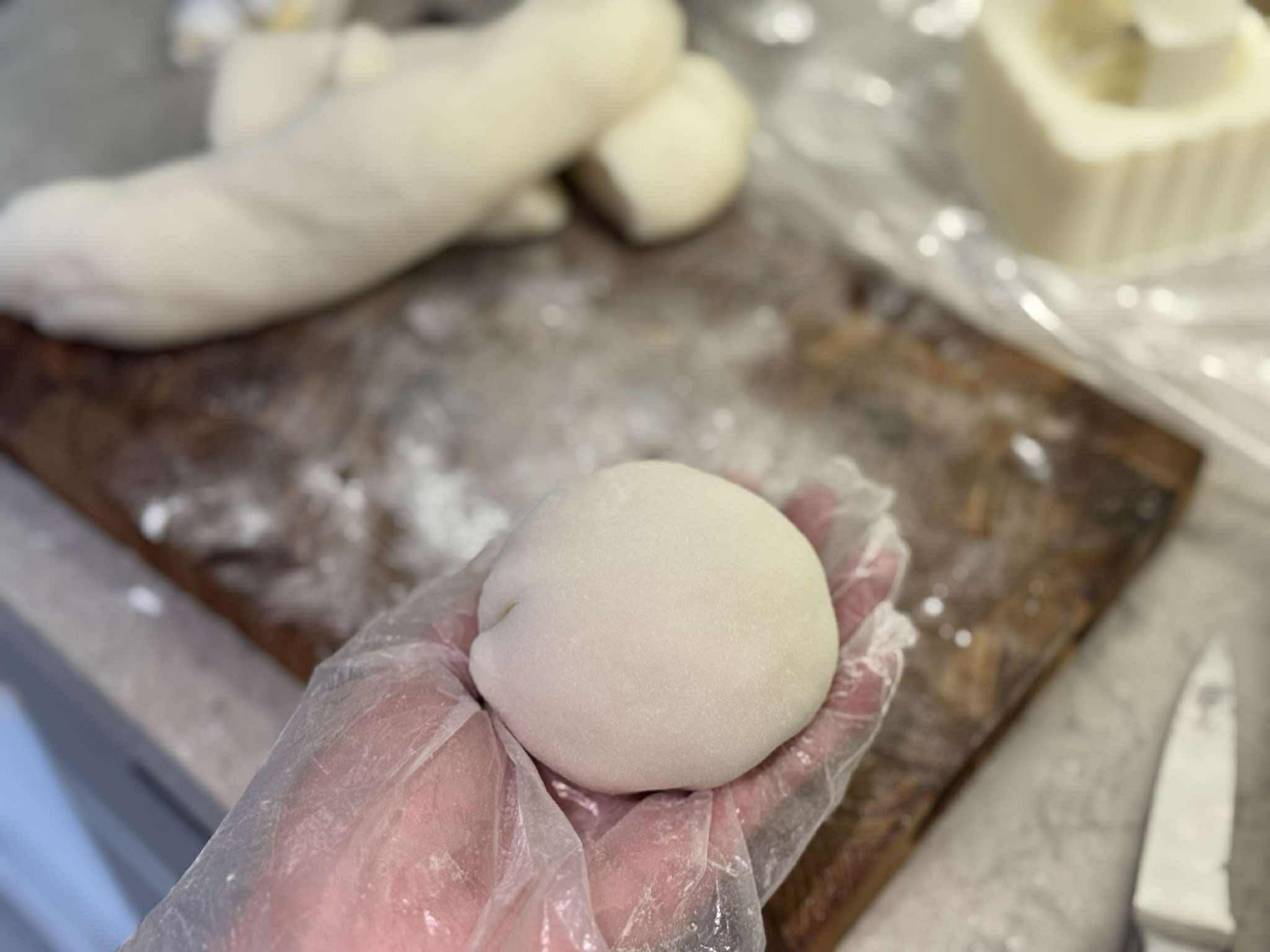 Giải mã "bánh dẻo thị phi" đang gây bão mạng: Cách làm và chi tiết "đắt giá" nào khiến hương vị được nhà nhà khen nức nở- Ảnh 19.