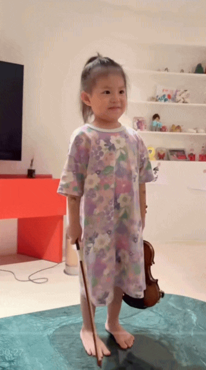 Pam Y&ecirc;u Ơi trổ t&agrave;i k&eacute;o đ&agrave;n Violin: Mẹ Salim v&iacute; như 