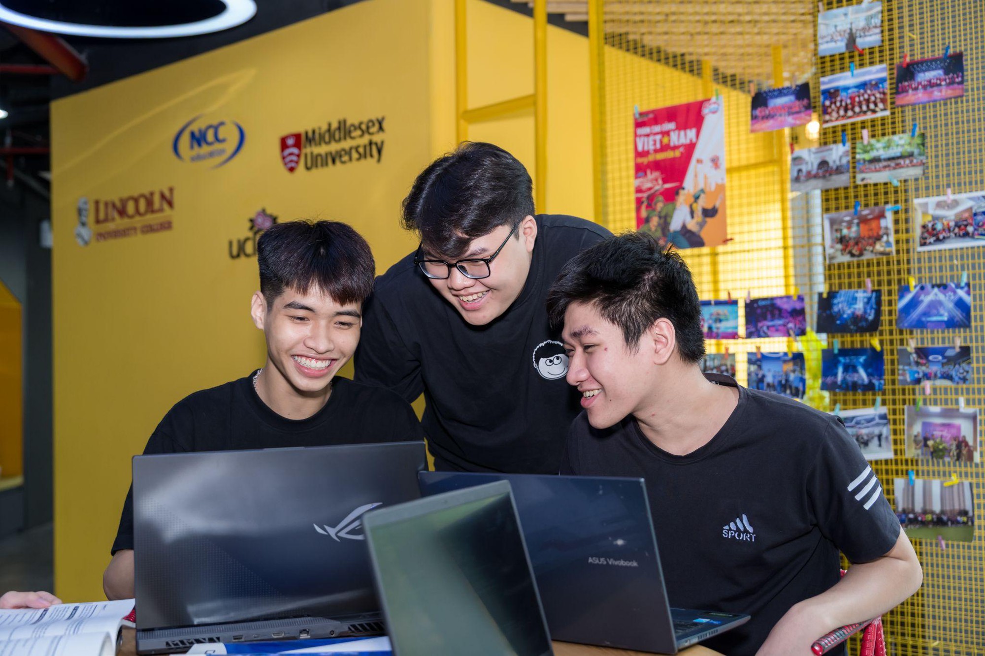 “Nội trú” ngành IT: 1.000 giờ code, 72h thi đấu quốc tế và hành trình trưởng thành tại Aptech- Ảnh 1. “Nội trú” ngành IT: 1.000 giờ code, 72h xem bong da truc tiep cup c1 đấu quốc tế và hành trình trưởng thành tại Aptech- Ảnh 1.