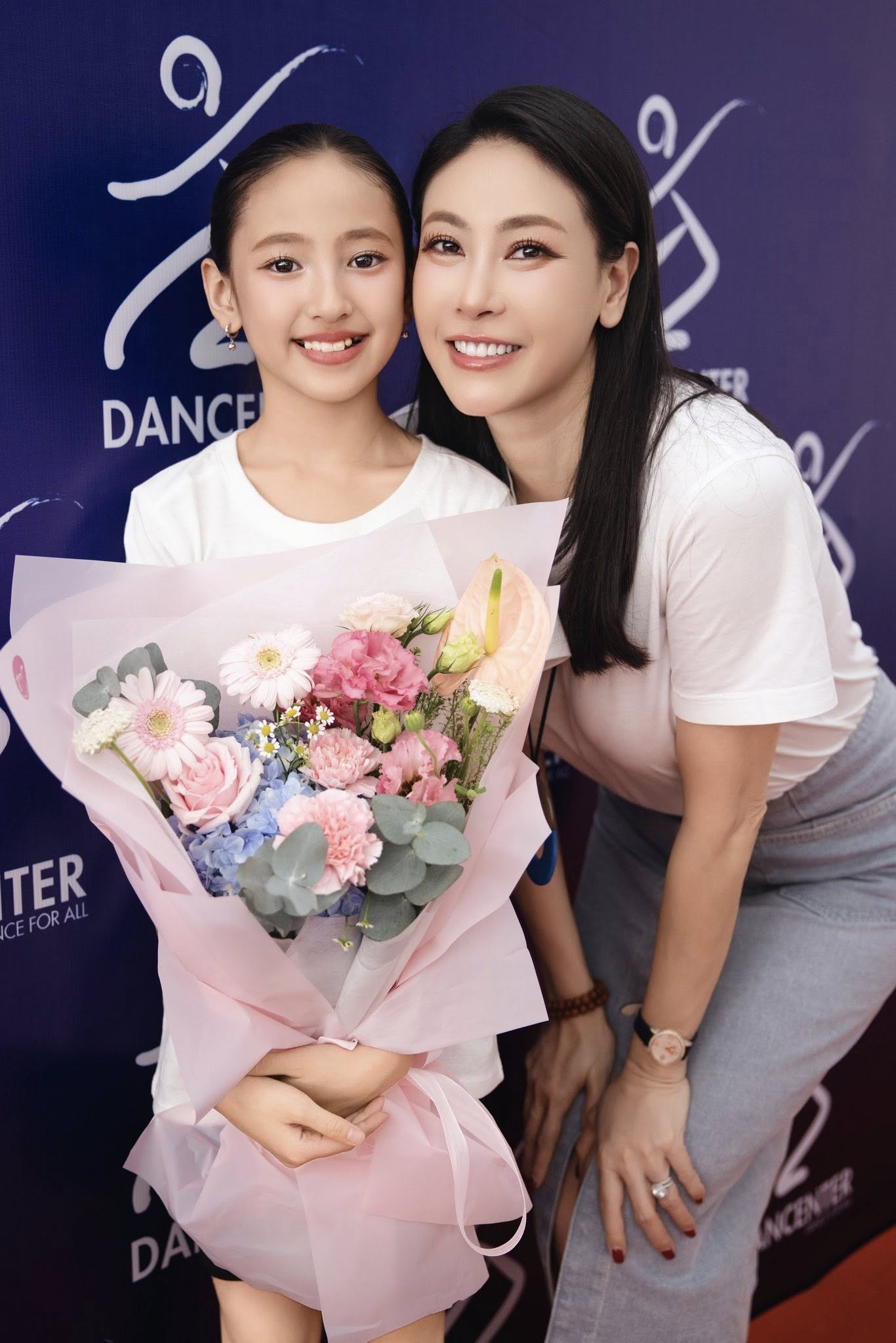 Ái nữ nhà Hà Kiều keo nha cai com truc tiep bong da xắn chuẩn "tiểu Hoa hậu", sớm được rèn luyện ballet, piano và cưỡi ngựa- Ảnh 2.