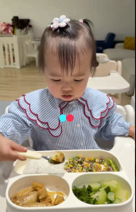Bé Nami nhà Tuấn Dương - Lucie Nguyễn: Alpha kid với những màn mukbang triệu view, được bà ngoại chăm chút từng bữa, thực đơn thay đổi mỗi ngày- Ảnh 4. Bé Nami nhà Tuấn Dương - Lucie Nguyễn: Alpha kid với những màn mukbang triệu view, được bà ngoại chăm chút từng bữa, thực đơn thay đổi mỗi ngày- Ảnh 4.