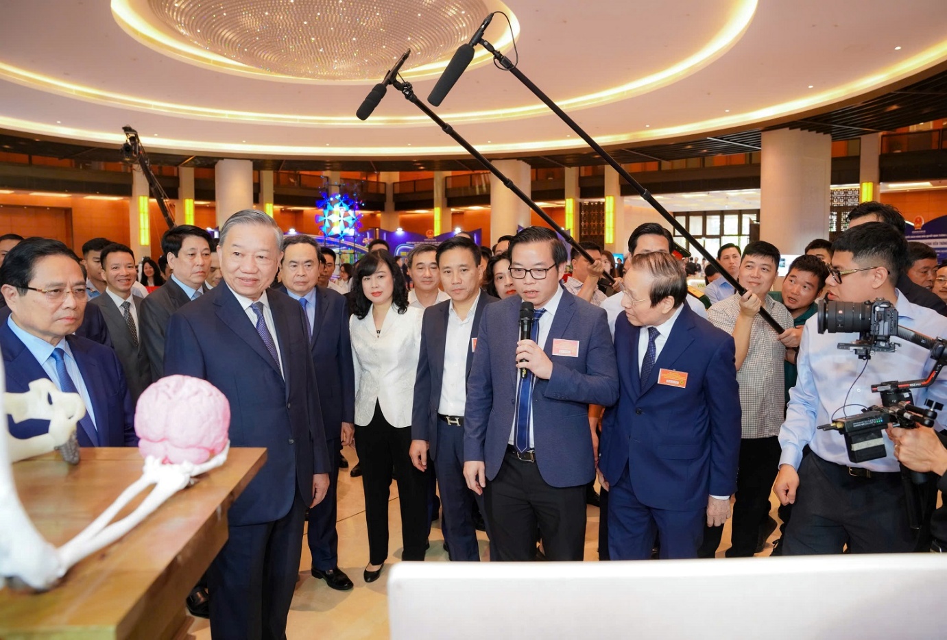 Vinmec gây ấn tượng với robot y tế “Make in Vietnam” và công nghệ 3D đột phá- Ảnh 3.