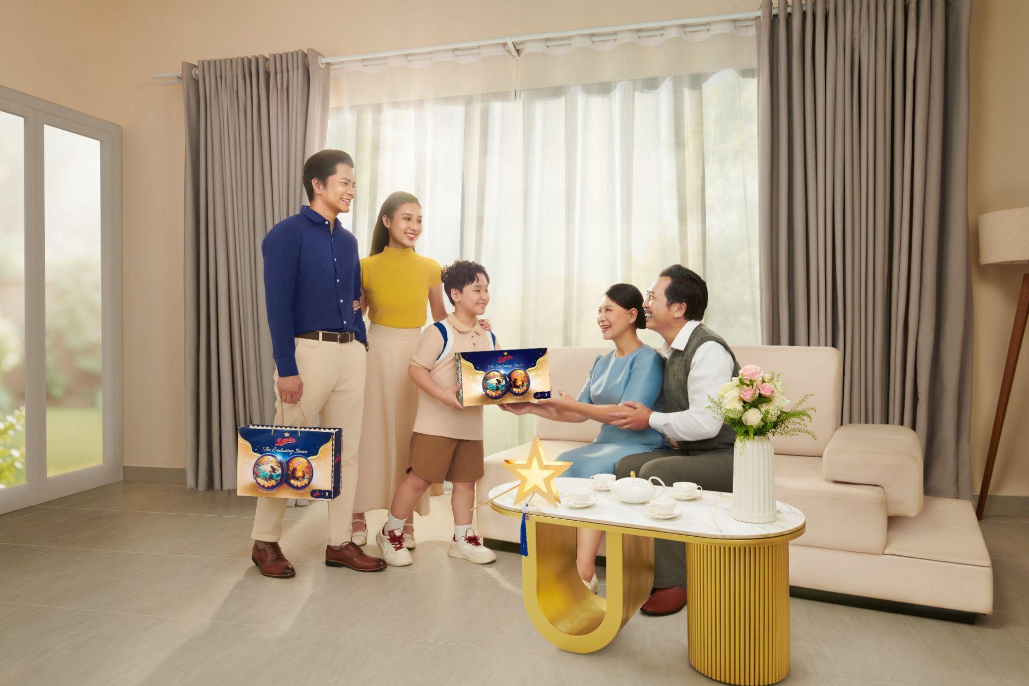 Danisa đưa truyện cổ Andersen vào bộ quà tặng Trung thu phiên bản giới hạn- Ảnh 3. Danisa đưa truyện cổ Andersen vào bộ quà tặng xem bong da truc tiep nhanh nhat phiên bản giới hạn- Ảnh 3.