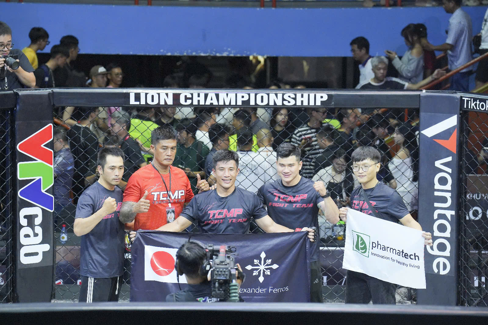 Võ sĩ Việt hạ gục nhà vô địch Ireland tại LION Championship 26- Ảnh 2.