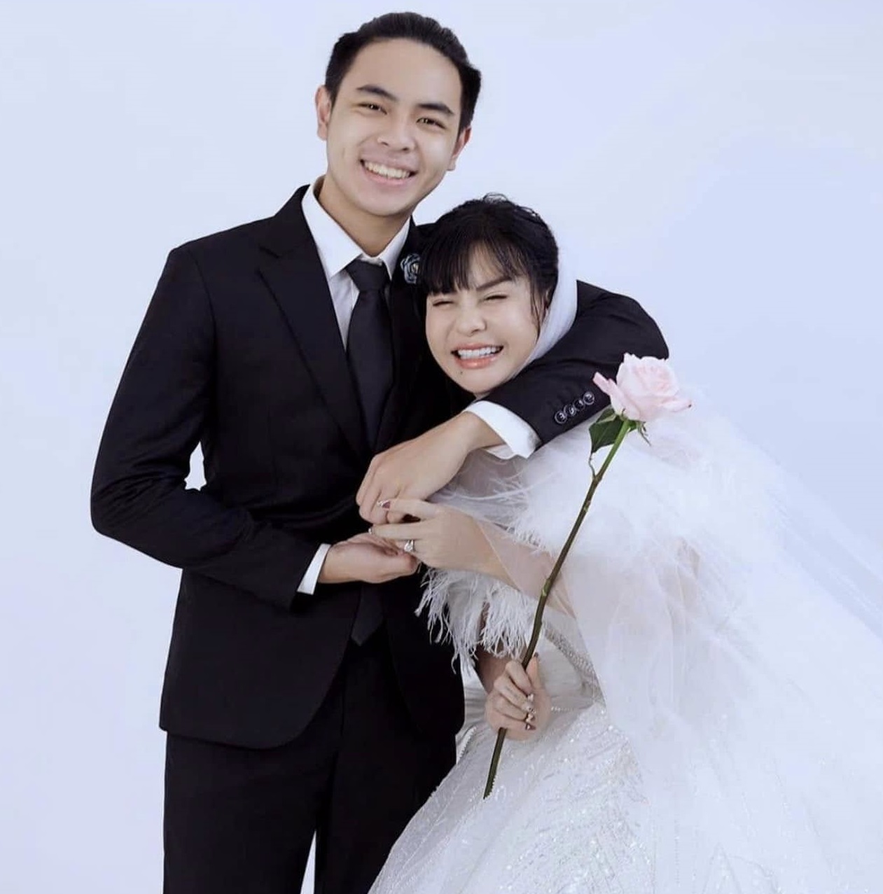 Bất ngờ với diện mạo của con trai "ông hoàng phòng vé" Thái Hoà, sở hữu chiều cao ấn tượng, visual cực hợp điện ảnh- Ảnh 5.