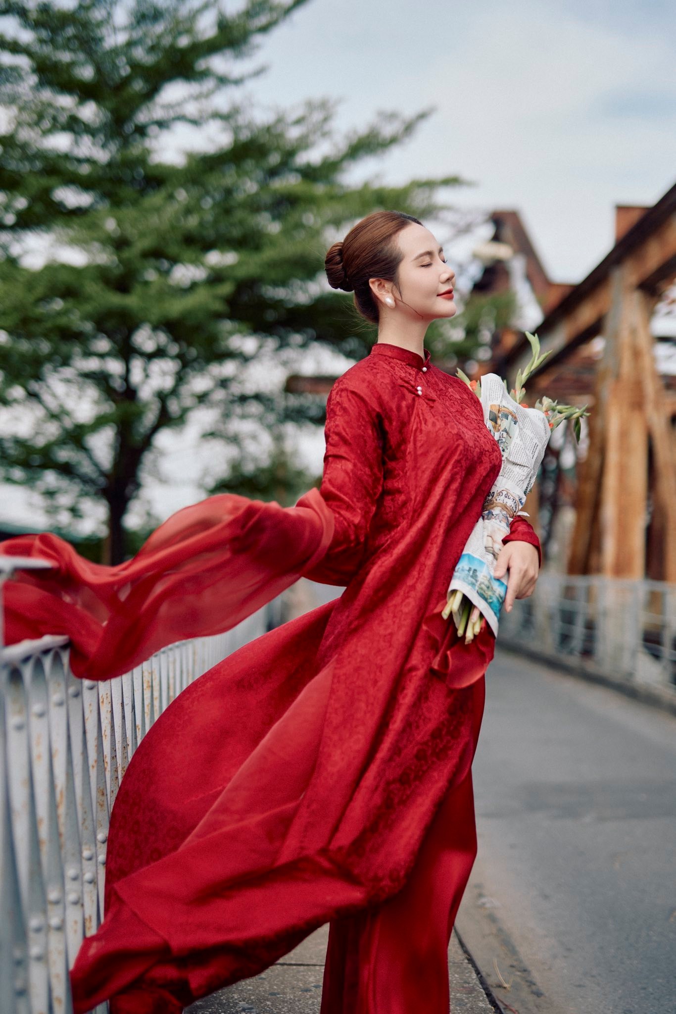 Mỹ nh&acirc;n Vbiz l&agrave;m mẹ đơn th&acirc;n sở hữu khối t&agrave;i sản khủng, n&oacute;i g&igrave; trước nghi vấn khi mặc v&aacute;y cưới?- Ảnh 1.