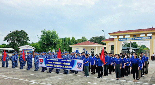 Tuổi trẻ Vùng Cảnh sát biển 1: 27 năm khát vọng xanh giữ biển trời Tổ quốc- Ảnh 2. Tuổi trẻ Vùng Cảnh sát biển 1: 27 năm khát vọng xanh giữ biển trời Tổ quốc- Ảnh 2.