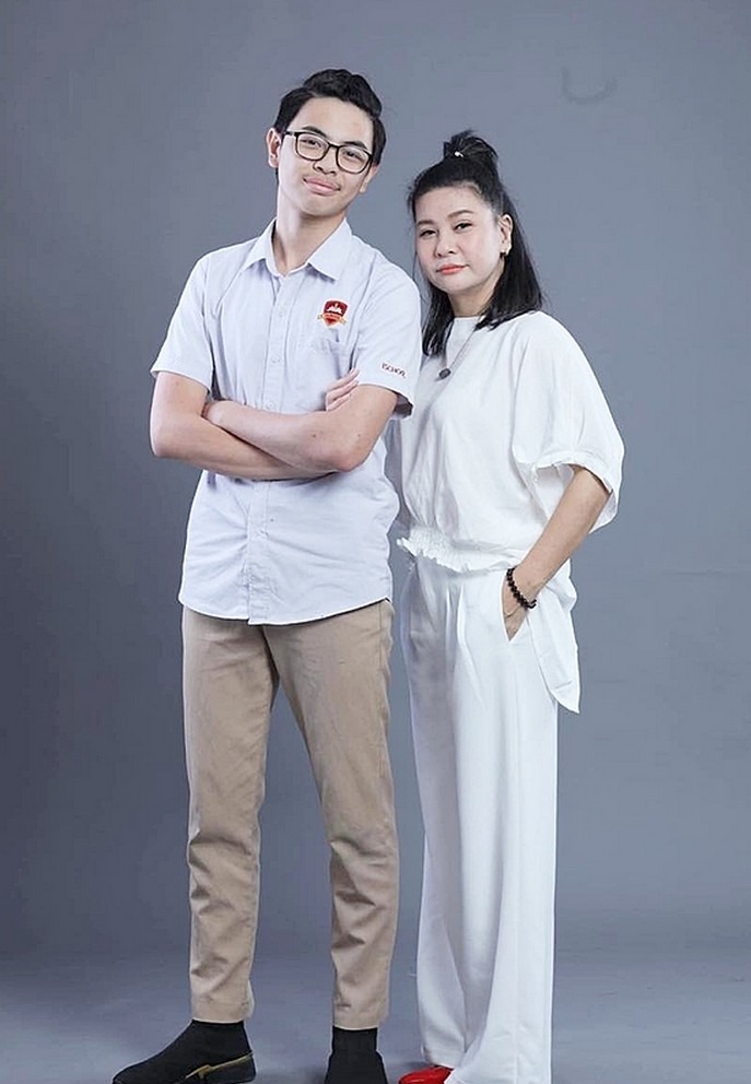 Bất ngờ với diện mạo của con trai "ông hoàng phòng vé" Thái Hoà, sở hữu chiều cao ấn tượng, visual cực hợp điện ảnh- Ảnh 8.