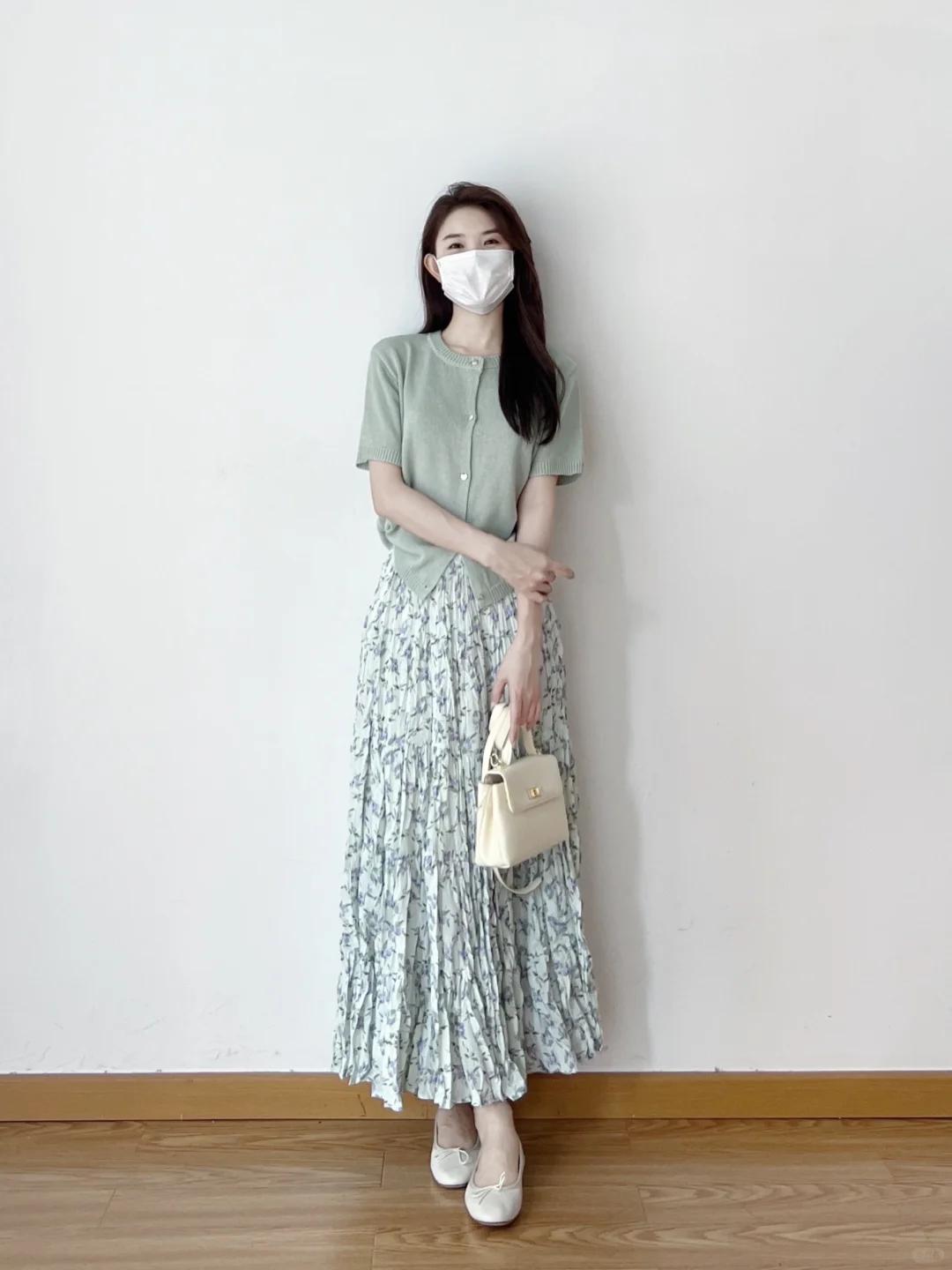 Phụ nữ 30+ cứ diện váy theo 4 cách này, bảo đảm vừa gọn dáng vừa sang trọng- Ảnh 3. Phụ nữ 30+ cứ diện váy theo 4 cách này, bảo đảm vừa gọn dáng vừa sang trọng- Ảnh 3.