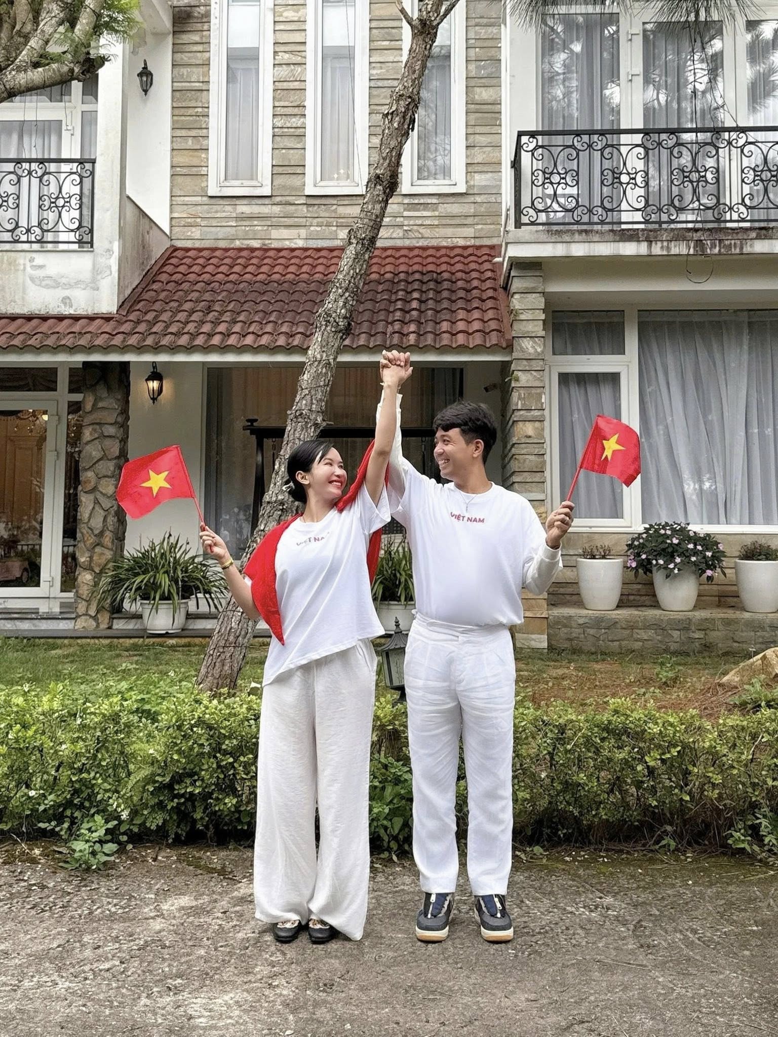 Đại gia đình 4 thế hệ nhà Minh Nhựa hưởng ứng đại lễ 2/9: Bất ngờ nhất là nhan sắc của Đại gia đình 4 thế hệ nhà xem bong da truc tiep cup c1 Nhựa hưởng ứng đại lễ 2/9: Bất ngờ nhất là nhan sắc của