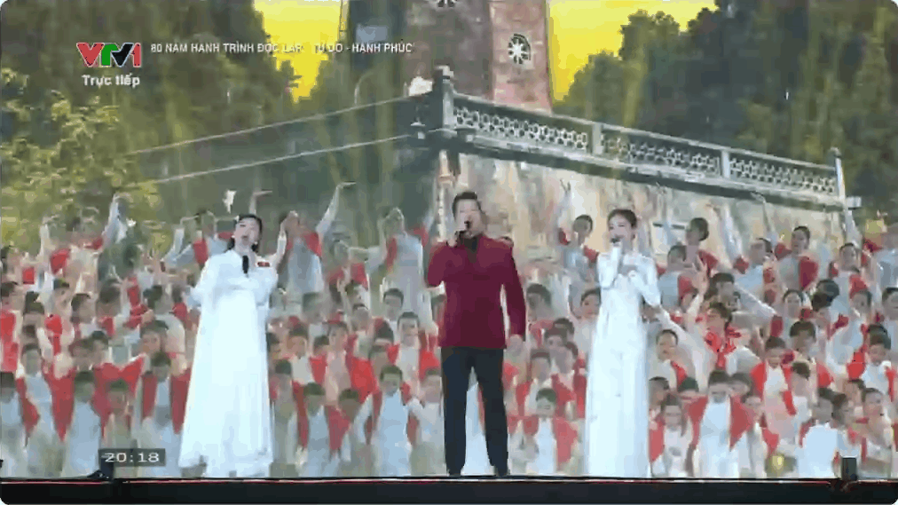 Nữ ca sĩ hát mở màn concert Quốc gia đặc biệt: Là Em Xinh duy nhất mang quân hàm Thượng úy, cực đắt show dịp Đại lễ 2/9- Ảnh 2. Nữ ca sĩ hát mở màn concert Quốc gia đặc biệt: Là Em Xinh duy nhất mang quân hàm Thượng úy, cực đắt show dịp Đại lễ 2/9- Ảnh 2.