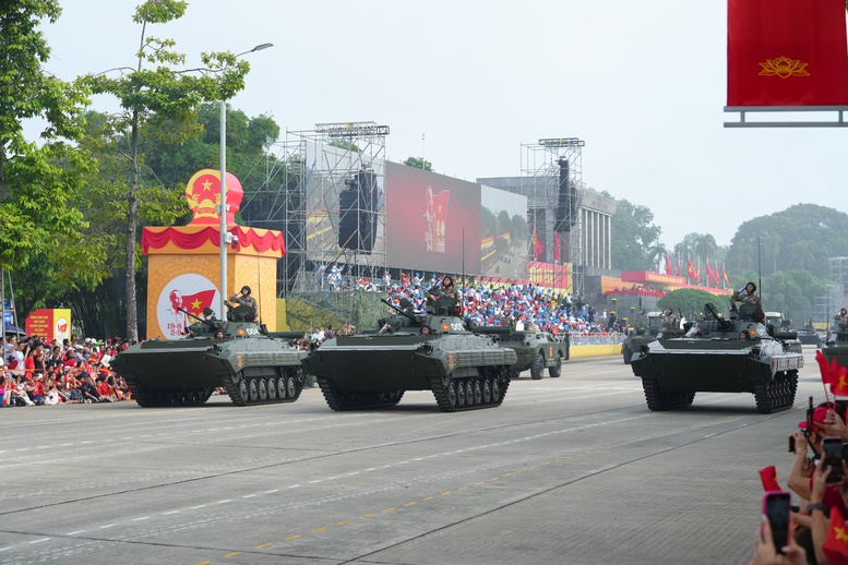 Chùm ảnh: Uy lực trang thiết bị, khí tài của quân đội nhân dân Việt Nam tại A80- Ảnh 4. Chùm ảnh: Uy lực trang thiết bị, khí tài của quân đội nhân dân Việt Nam tại A80- Ảnh 4.