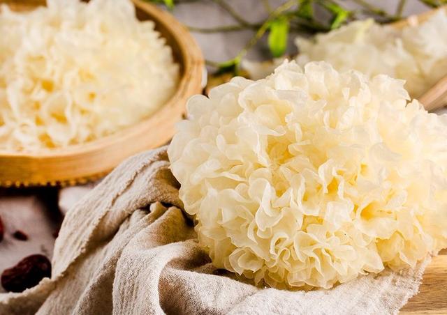 Để chống lại tình trạng khô họng mùa thu, dùng ngay 5 loại thực phẩm bổ phổi được các bác sĩ y học cổ truyền khuyên dùng- Ảnh 6. Để chống lại tình trạng khô họng mùa thu, dùng ngay 5 loại thực phẩm bổ phổi được các bác sĩ y học cổ truyền khuyên dùng- Ảnh 6.