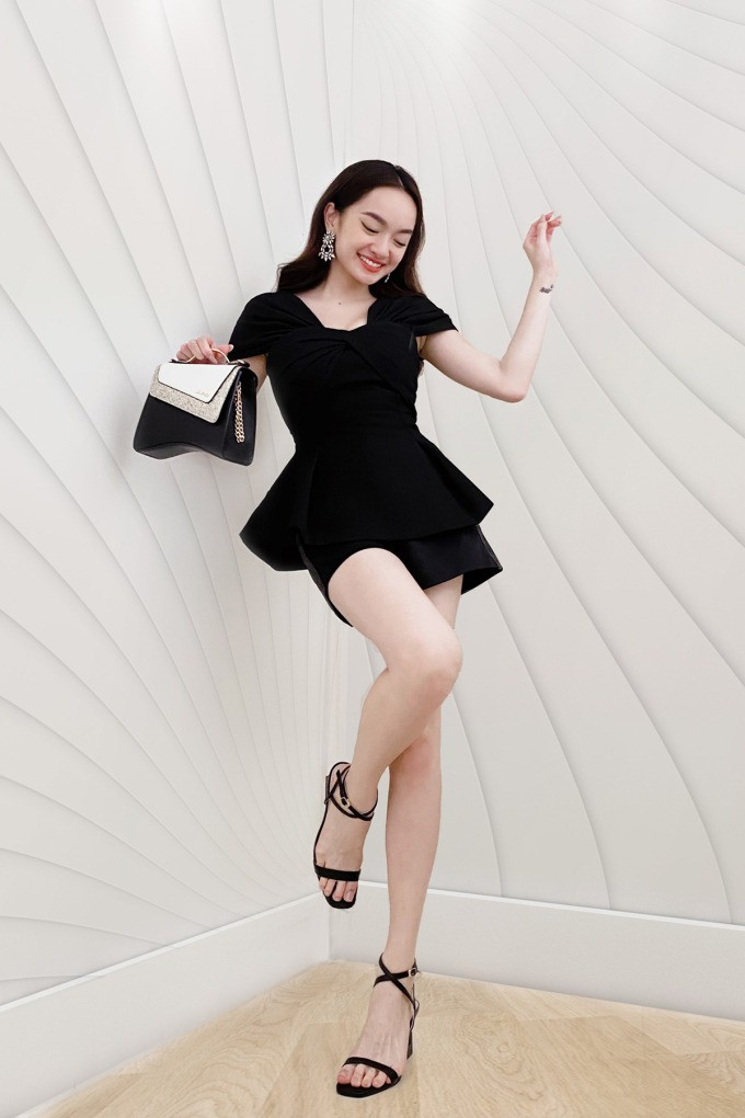 Kaity Nguyễn 1m55 vẫn vào vai tiếp viên thuyết phục: Từng phải giảm gần chục cân, phương pháp không tác dụng phụ đáng học hỏi- Ảnh 6. k+ truc tiep bong da Nguyễn 1m55 vẫn vào vai tiếp viên thuyết phục: Từng phải giảm gần chục cân, phương pháp không tác dụng phụ đáng học hỏi- Ảnh 6.