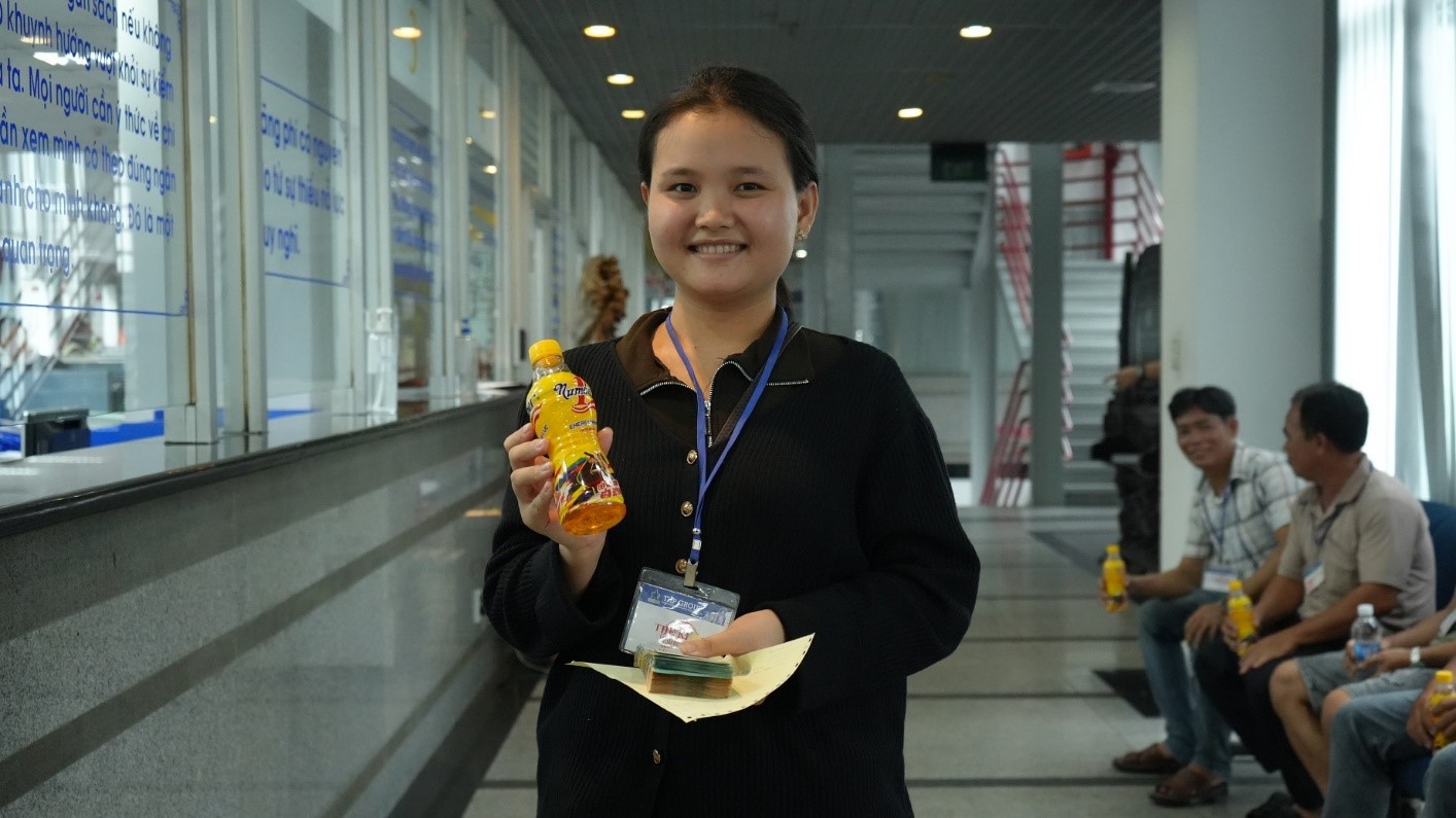 Cả nhà cùng đi hơn 300km để tận tay nhận giải thưởng 50 triệu đồng từ Number 1- Ảnh 3. Cả nhà cùng đi hơn 300km để tận tay nhận giải thưởng 50 triệu đồng từ Number 1- Ảnh 3.