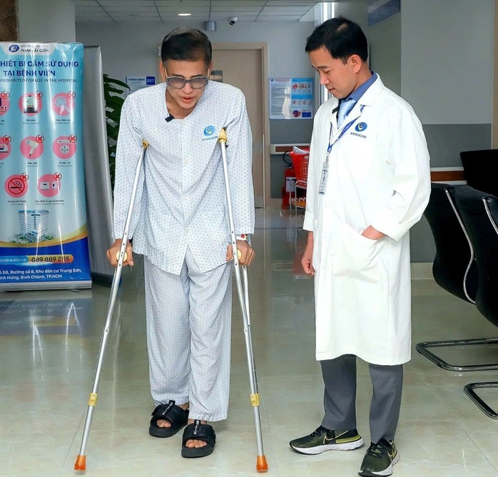 MC Thanh Bạch v&agrave; những lần dự đ&aacute;m cưới với trang phục lấn &aacute;t cả c&ocirc; d&acirc;u- Ảnh 10.