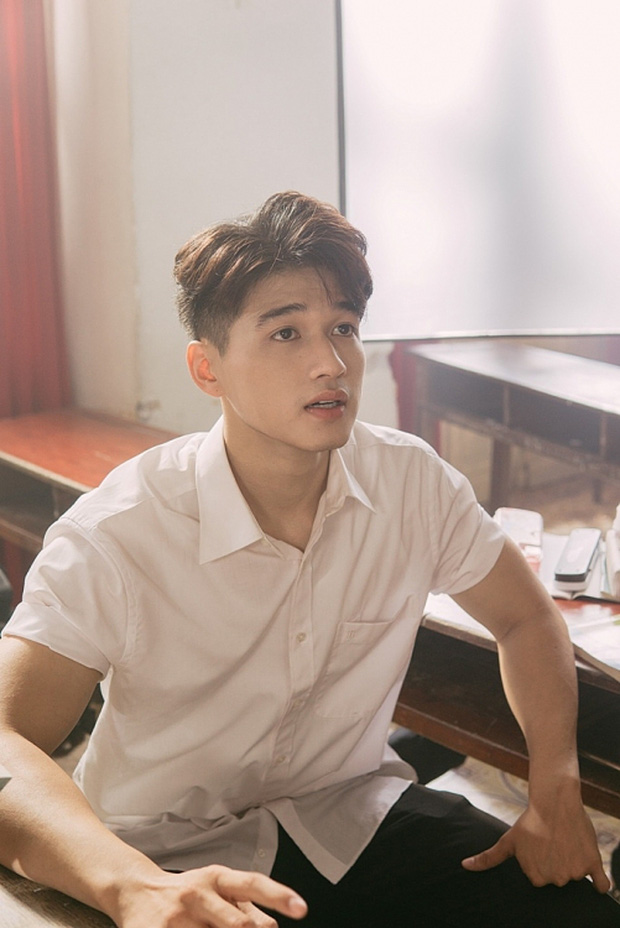 Anh cảnh vệ đẹp trai nhất Tử Chiến Trên Không từng “cắm sừng” 1 Chị Đẹp, bị truy lùng vì phát ngôn gây bão MXH- Ảnh 5. Anh cảnh vệ đẹp trai nhất Tử Chiến Trên Không từng “cắm sừng” 1 Chị Đẹp, bị truy lùng vì phát ngôn gây bão MXH- Ảnh 5.