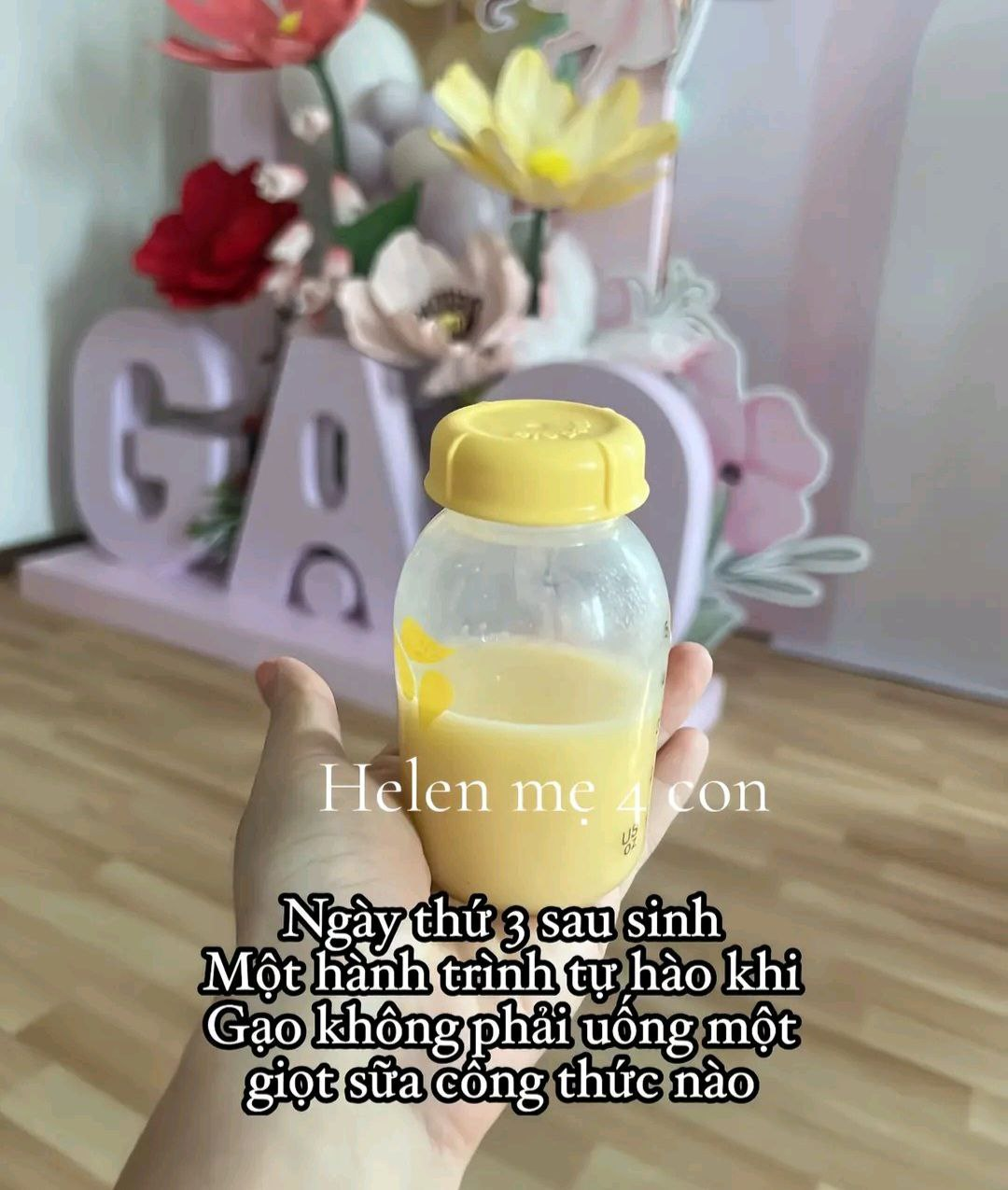 Ái nữ nhà Võ Hoàng Yến bám "mẹ nuôi" còn không rời: Tưởng ai hoá ra là hot mom nổi tiếng giới "mẹ bò sữa"- Ảnh 11.