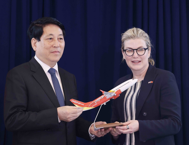 Chủ tịch nước Lương Cường chứng kiến bàn giao tàu bay Boeing đầu tiên cho Vietjet- Ảnh 4. Chủ tịch nước Lương Cường chứng kiến bàn giao tàu bay Boeing đầu tiên cho Vietjet- Ảnh 4.