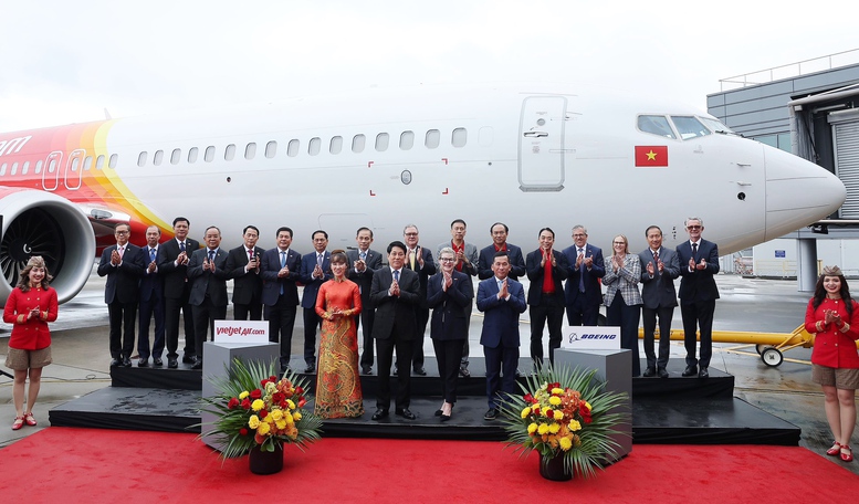 Chủ tịch nước Lương Cường chứng kiến bàn giao tàu bay Boeing đầu tiên cho Vietjet- Ảnh 6. Chủ tịch nước Lương Cường chứng kiến bàn giao tàu bay Boeing đầu tiên cho Vietjet- Ảnh 6.