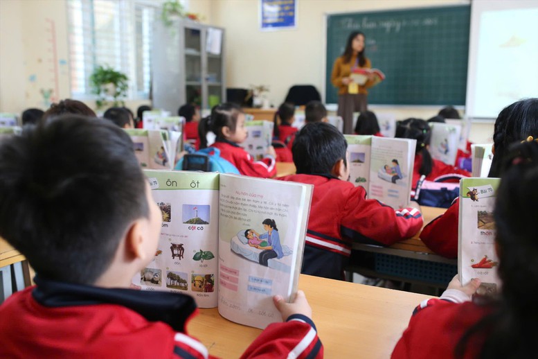 Một bộ SGK thống nhất: Khắc phục các bất cập, bảo đảm công bằng mà vẫn giữ đa dạng- Ảnh 1.