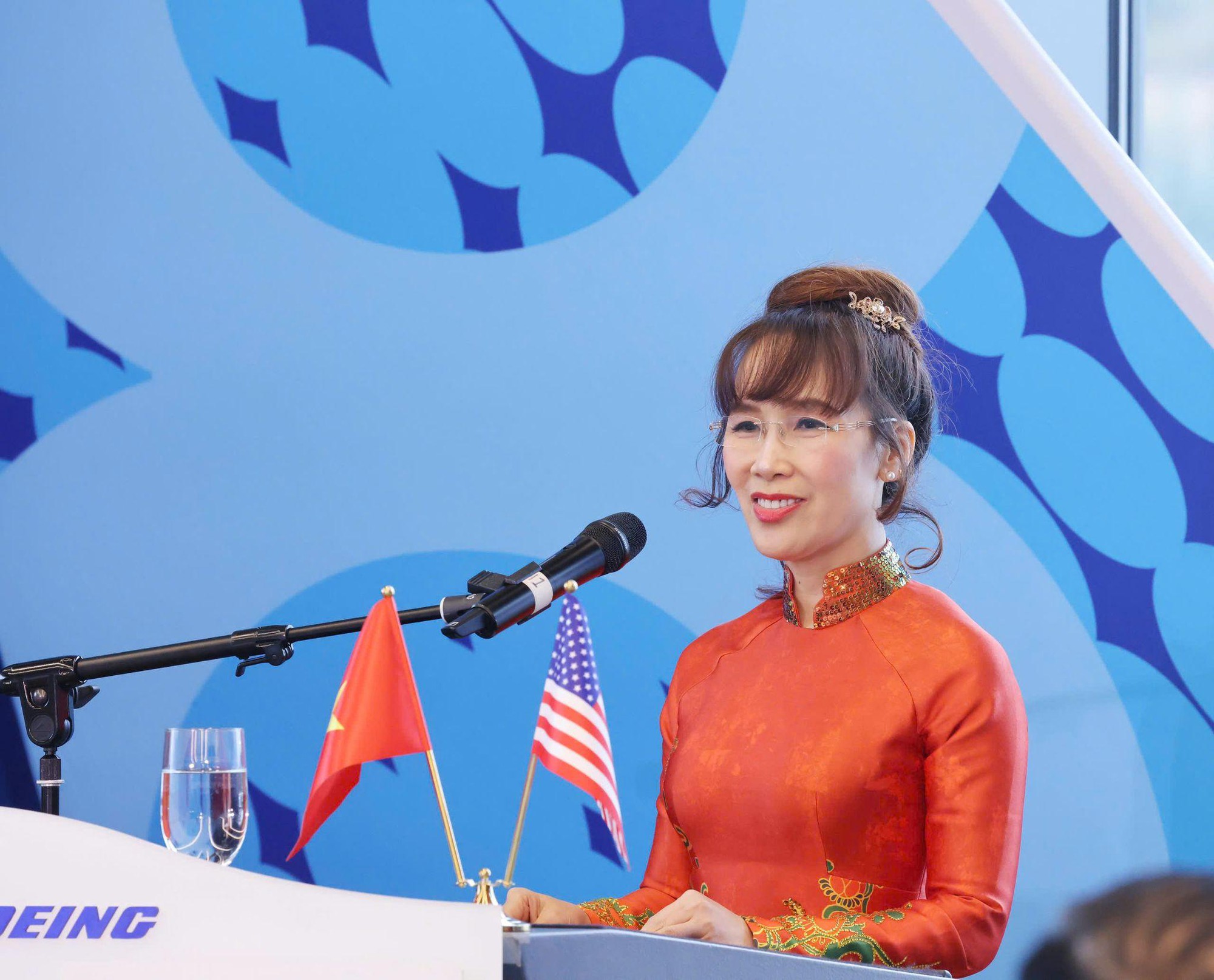 Chủ tịch nước chứng kiến Vietjet nhận b&agrave;n giao t&agrave;u bay Boeing đầu ti&ecirc;n- Ảnh 3.