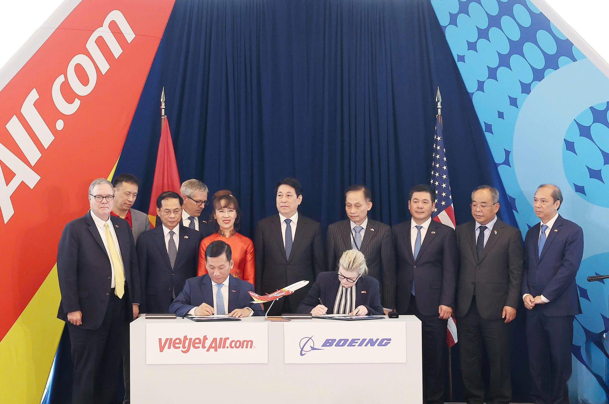 Chủ tịch nước chứng kiến Vietjet nhận b&agrave;n giao t&agrave;u bay Boeing đầu ti&ecirc;n- Ảnh 5.