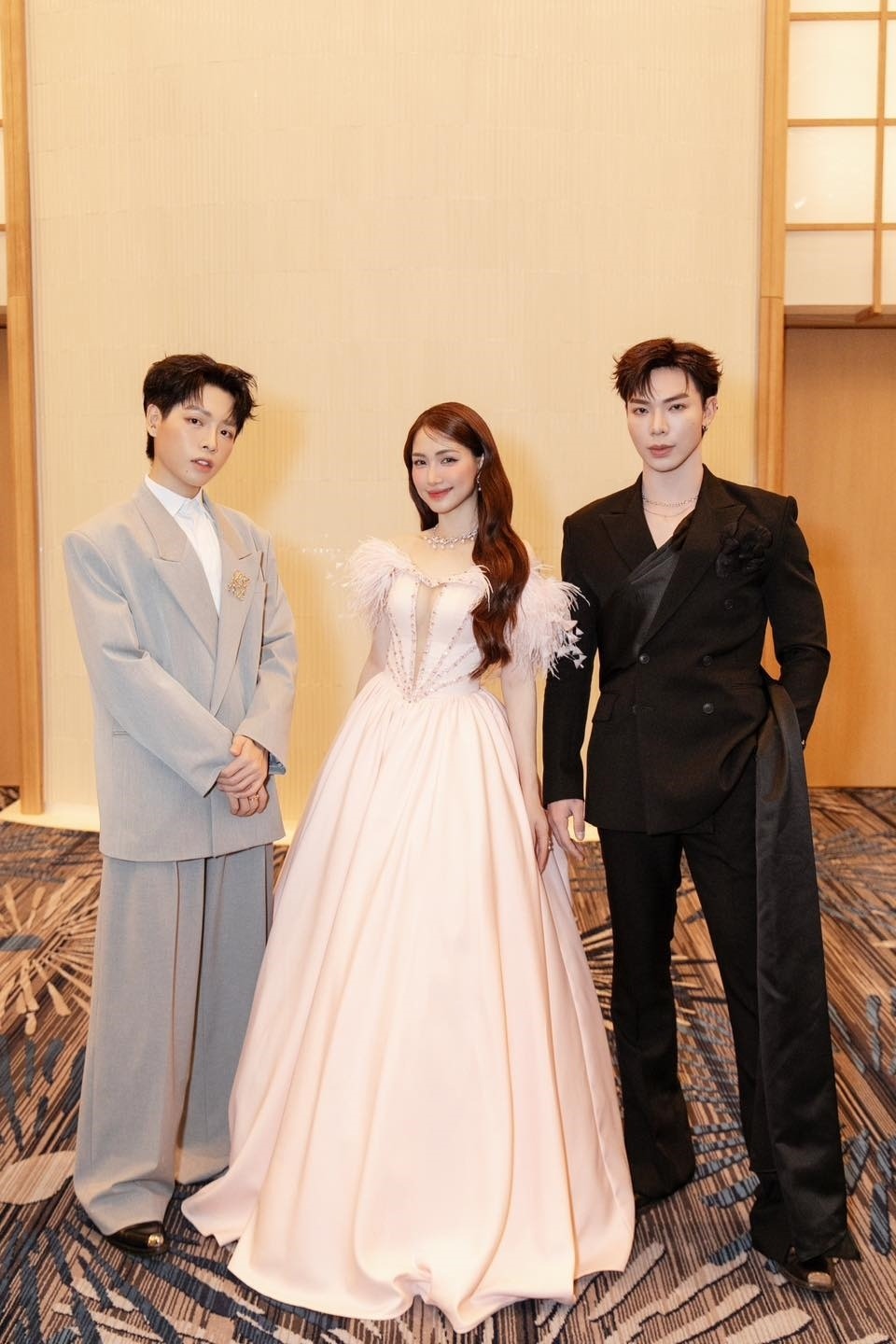 Khối tài sản của Đức Phúc ra sao mà được khen "giàu nhất gia đình Hoa dâm bụt"?- Ảnh 2. Khối tài sản của Đức Phúc ra sao mà được khen "giàu nhất gia đình Hoa dâm bụt"?- Ảnh 2.