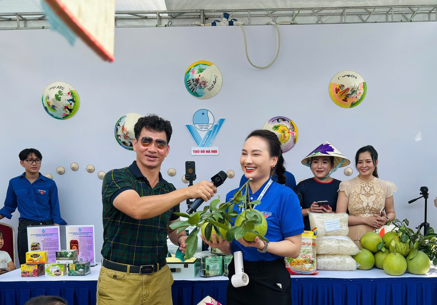 Triển khai Chương tr&igrave;nh 'Gian h&agrave;ng số - n&acirc;ng tầm 
thương nh&acirc;n Thủ đ&ocirc;'- Ảnh 1.