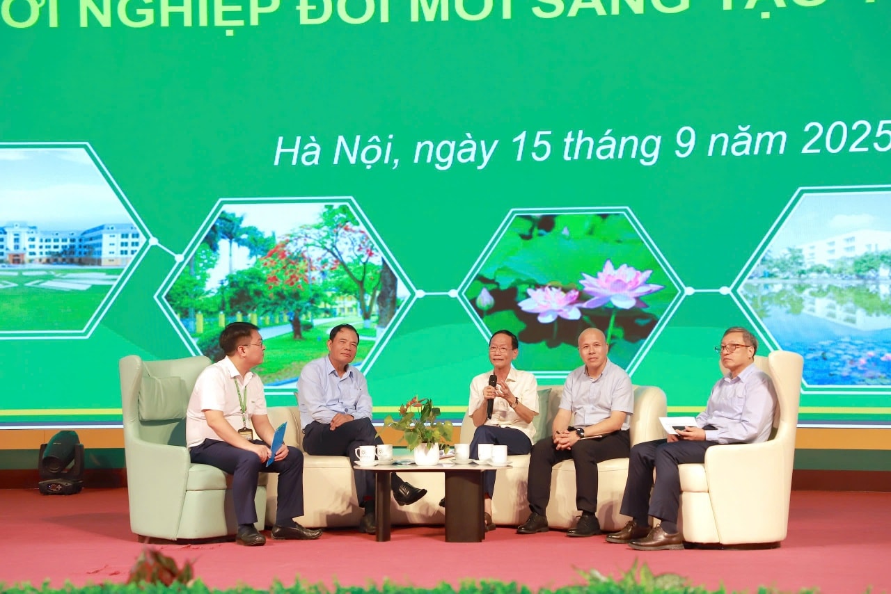 Tọa đàm “Nông nghiệp Việt Nam trong kỷ nguyên mới và khởi nghiệp đổi mới sáng tạo trong sinh viên”- Ảnh 4. Tọa đàm “Nông nghiệp Việt Nam trong kỷ nguyên mới và khởi nghiệp đổi mới sáng tạo trong sinh viên”- Ảnh 4.