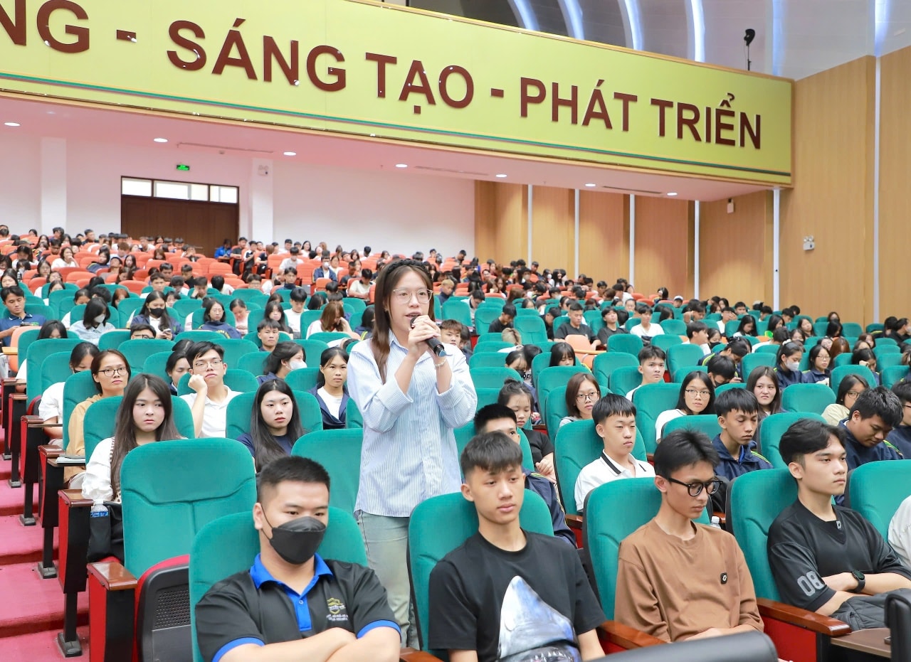 Tọa đàm “Nông nghiệp Việt Nam trong kỷ nguyên mới và khởi nghiệp đổi mới sáng tạo trong sinh viên”- Ảnh 5. Tọa đàm “Nông nghiệp Việt Nam trong kỷ nguyên mới và khởi nghiệp đổi mới sáng tạo trong sinh viên”- Ảnh 5.