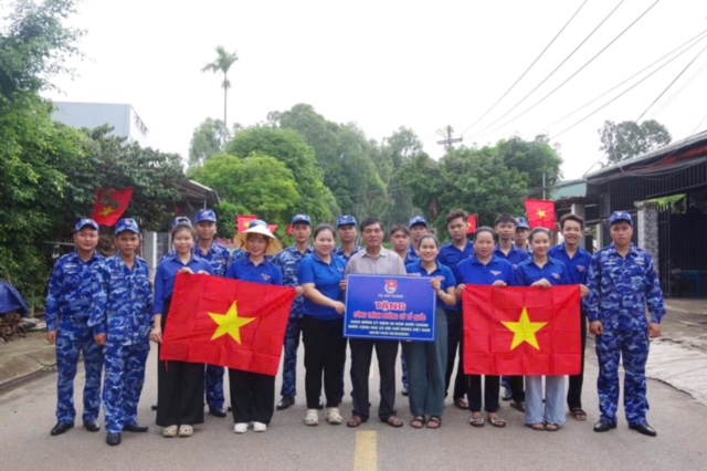 Tuổi trẻ Cảnh Sát biển: Dấu ấn đọng lại từ Chiến dịch “Thanh niên tình nguyện Hè” năm 2025
- Ảnh 2. Tuổi trẻ Cảnh Sát biển: Dấu ấn đọng lại từ Chiến dịch “Thanh niên tình nguyện Hè” năm 2025
- Ảnh 2.