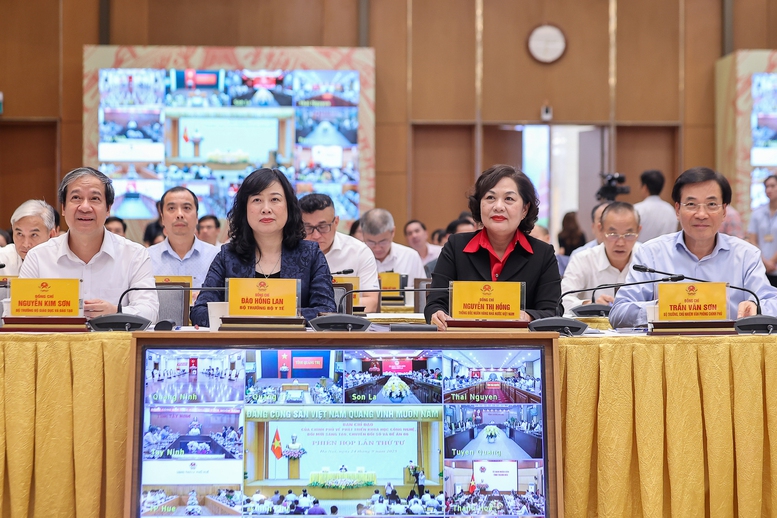 Thủ tướng: Các bộ, ngành, địa phương phải hoàn thiện cơ sở dữ liệu chậm nhất trong quý IV/2025- Ảnh 6.