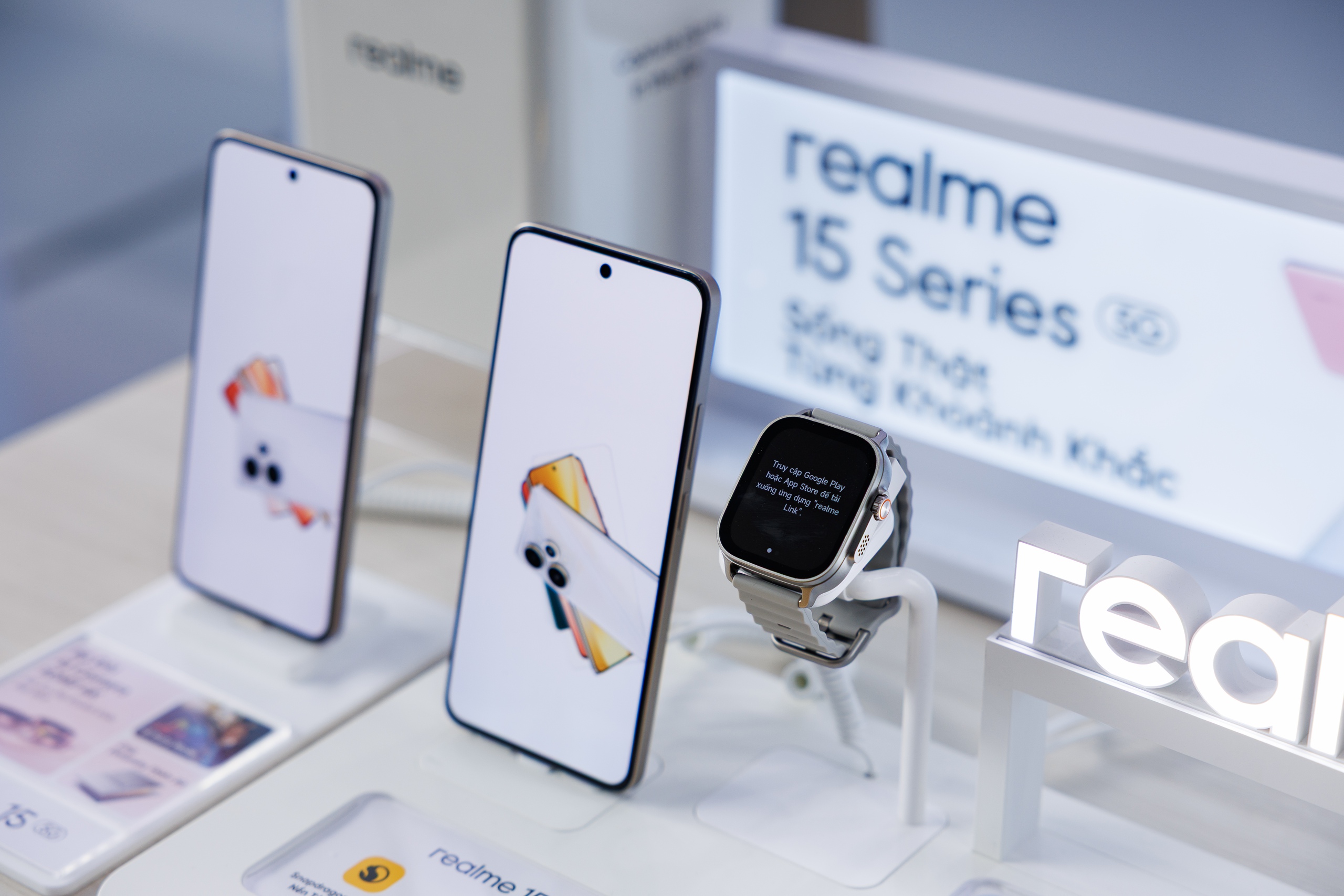 Realme 15 Series Chính Thức Ra Mắt: Nhiều Tính Năng Ai Thú Vị, Máy Đẹp, Pin Realme 15 Series Chính Thức Ra Mắt: Nhiều Tính Năng Ai Thú Vị, Máy Đẹp, Pin