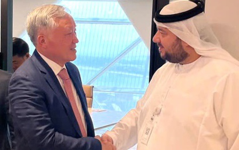 UAE sẵn sàng chia sẻ kinh nghiệm, hỗ trợ xây dựng trung tâm tài chính quốc tế tại Việt Nam- Ảnh 7. UAE sẵn sàng chia sẻ kinh nghiệm, hỗ trợ xây dựng trung tâm tài chính quốc tế tại Việt Nam- Ảnh 7.