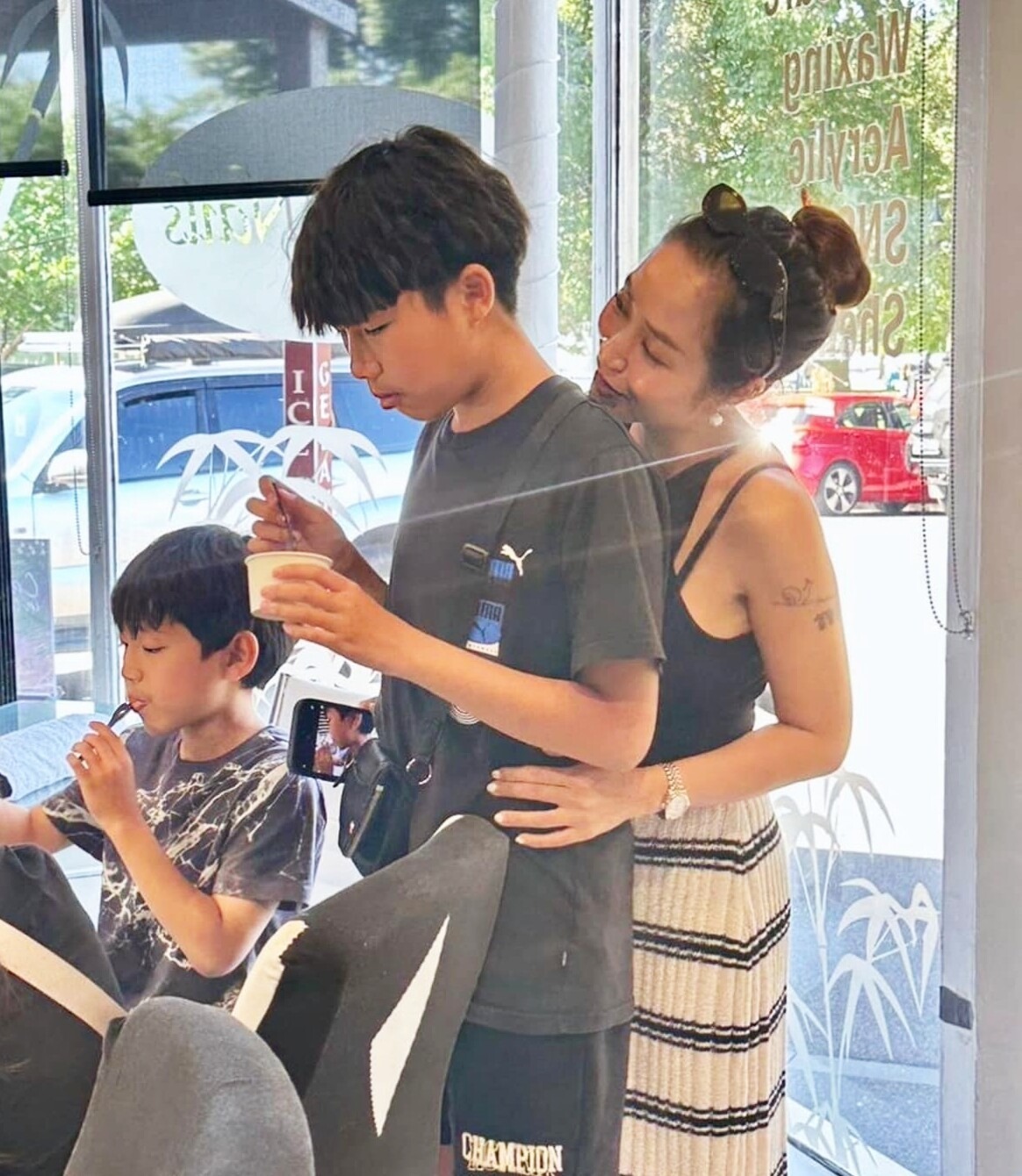 Con trai Ốc Thanh Vân giống bố như bản photo, mẹ không nỡ mắng vì con vì lý do này- Ảnh 2. Con trai Ốc Thanh Vân giống bố như bản photo, mẹ không nỡ mắng vì con vì lý do này- Ảnh 2.