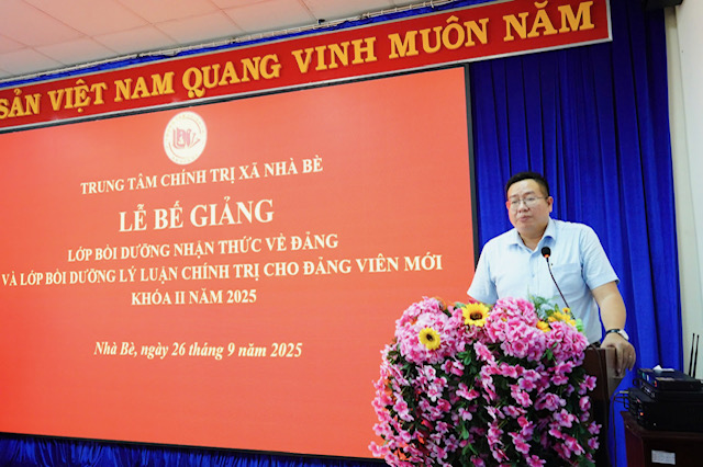 Trung tâm Chính trị xã Nhà Bè bế giảng lớp Bồi dưỡng nhận thức về Đảng và Bồi dưỡng lý luận chính trị cho đảng viên mới- Ảnh 2.