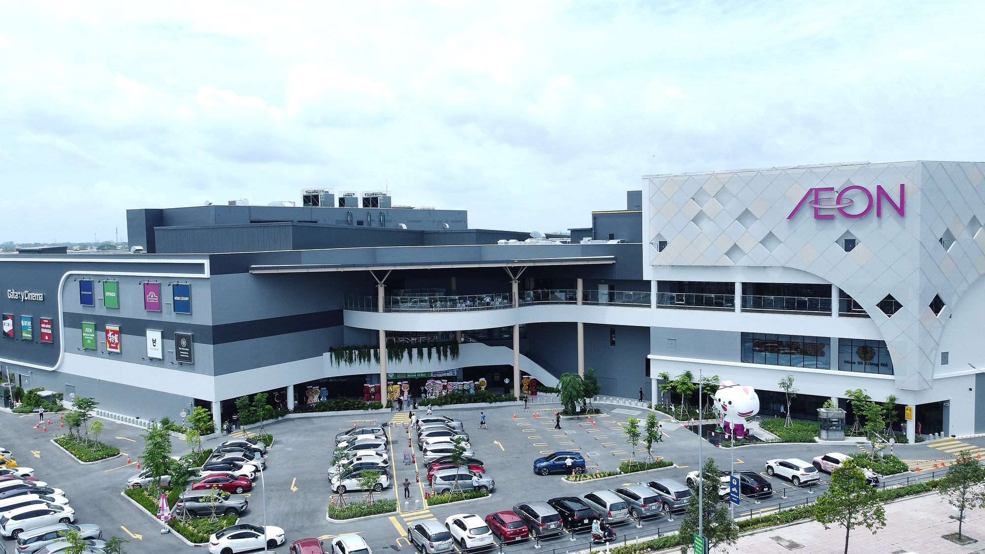 AEON Tân An đón hàng ngàn lượt khách sau khi mở cửa- Ảnh 1. AEON Tân An đón hàng ngàn lượt khách sau khi mở cửa- Ảnh 1.